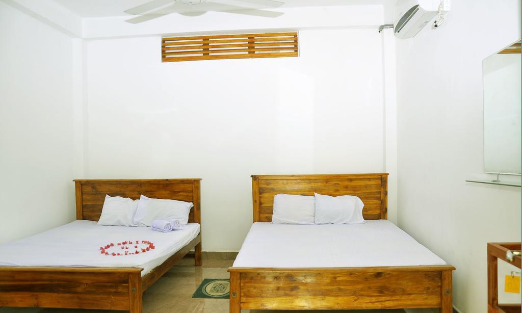 Hotel Flamingo อนุราธปุระ ภายนอก รูปภาพ